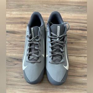 NWOT Men's Nike Baseball Cleats Size 11.5